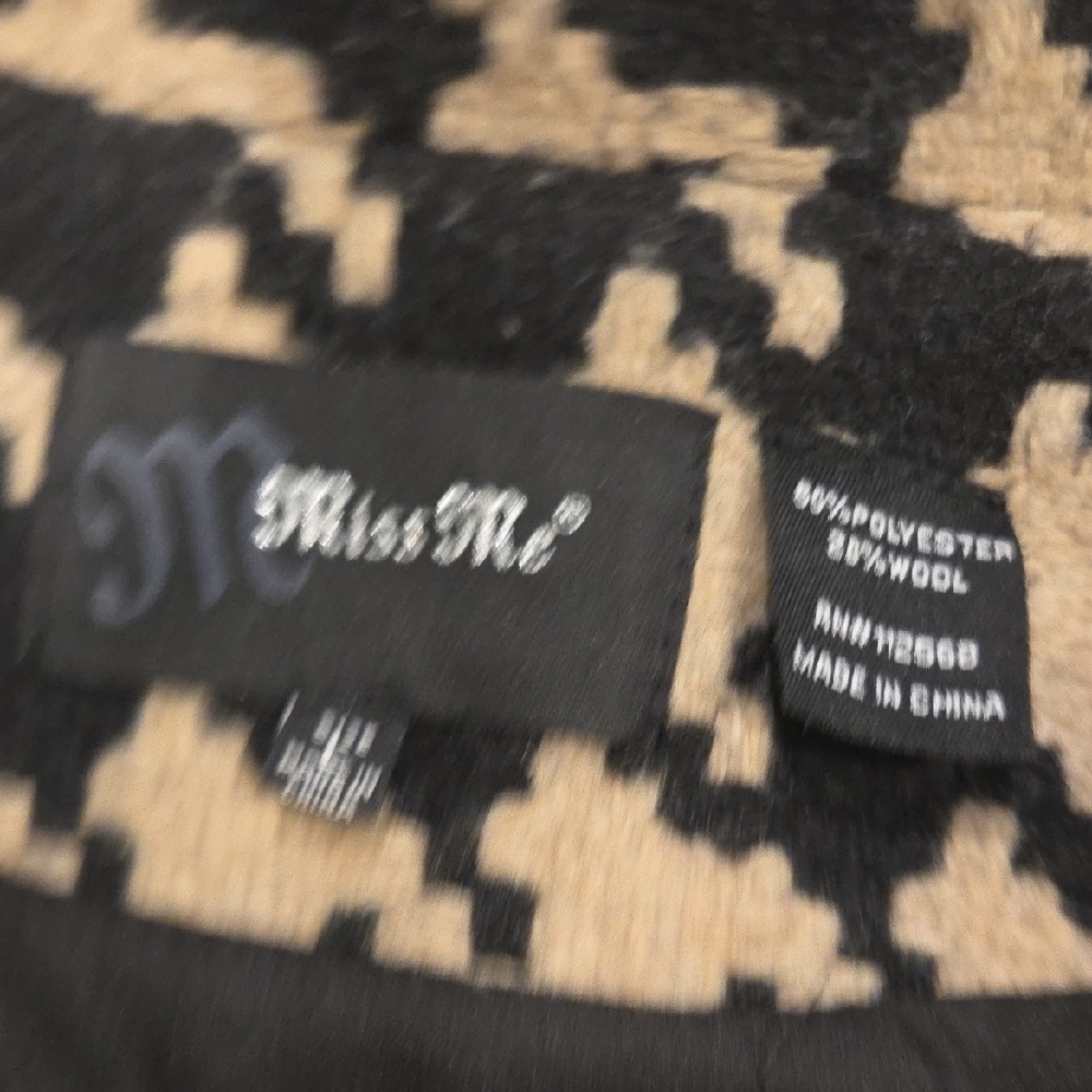 Miss Me Houndstooth Cape in Black and Cream - Picture 9 of 9